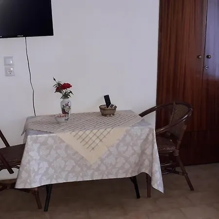 Nefeli House 招待所 *