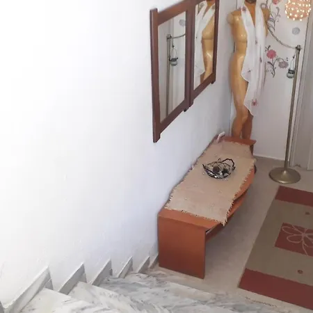 招待所 Nefeli House
